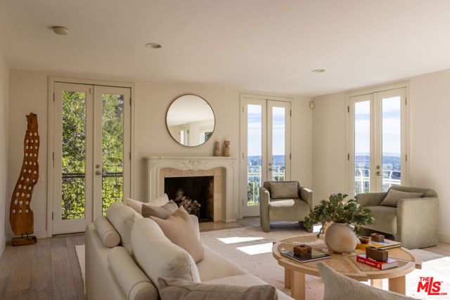 1344 Belfast Drive, Los Angeles, CA 90069