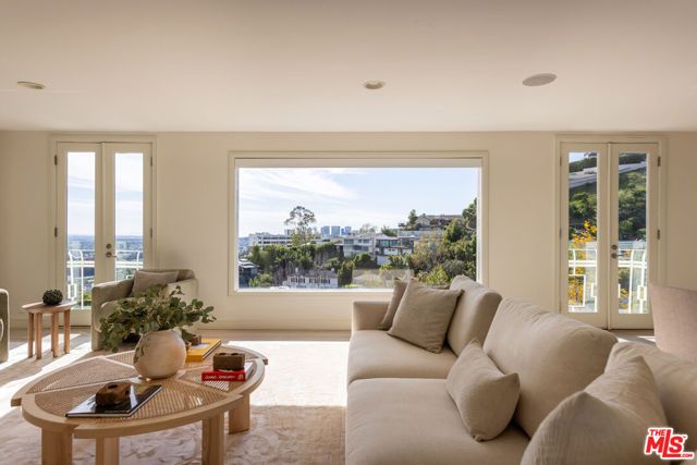 1344 Belfast Drive, Los Angeles, CA 90069