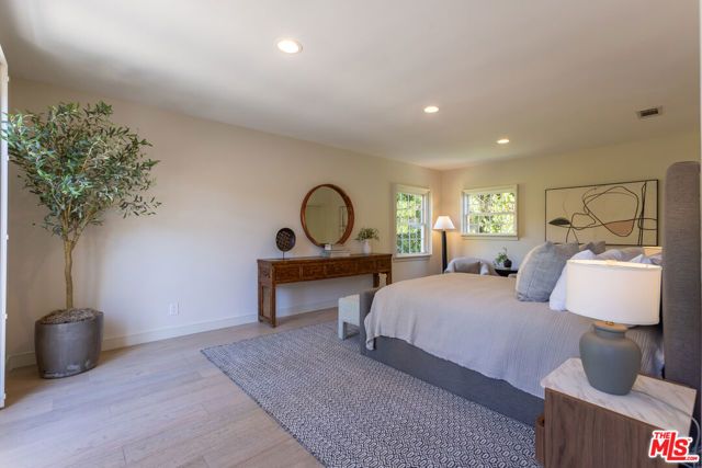 1344 Belfast Drive, Los Angeles, CA 90069