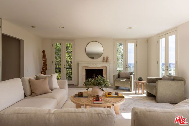 1344 Belfast Drive, Los Angeles, CA 90069