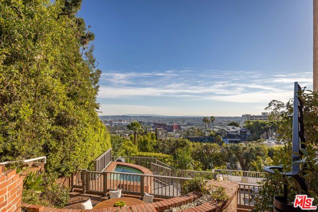 1344 Belfast Drive, Los Angeles, CA 90069