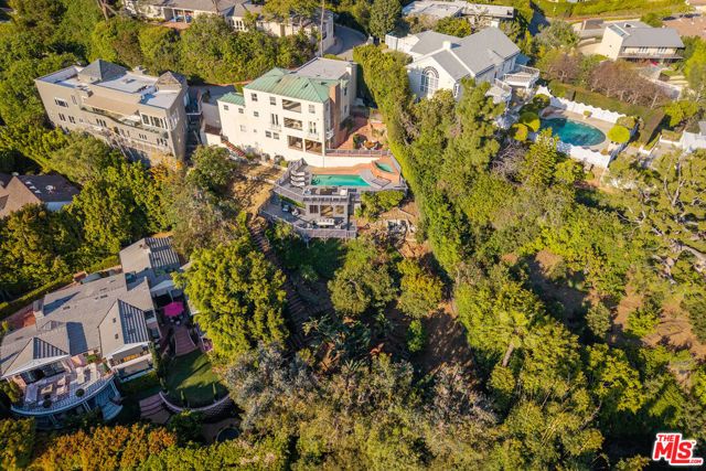 1344 Belfast Drive, Los Angeles, CA 90069