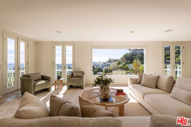 1344 Belfast Drive, Los Angeles, CA 90069