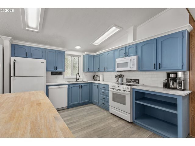 700 Ne 183RD Ave 12, Portland, OR 97230