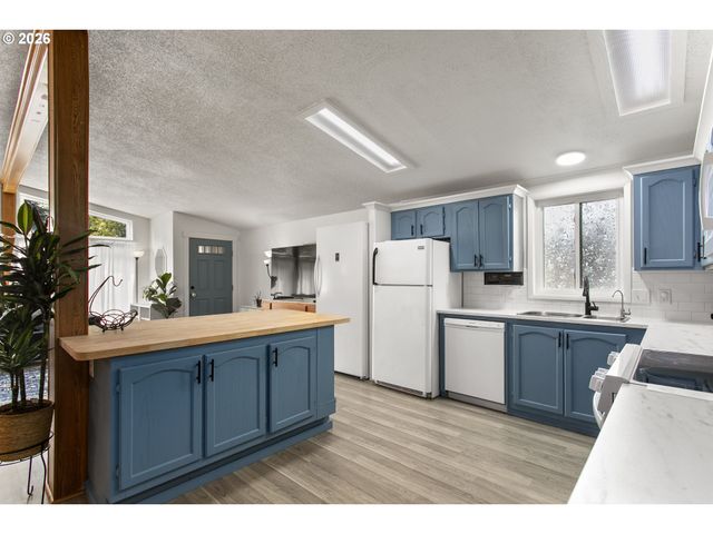 700 Ne 183RD Ave 12, Portland, OR 97230