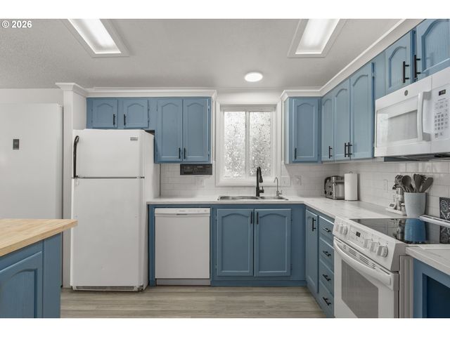 700 Ne 183RD Ave 12, Portland, OR 97230