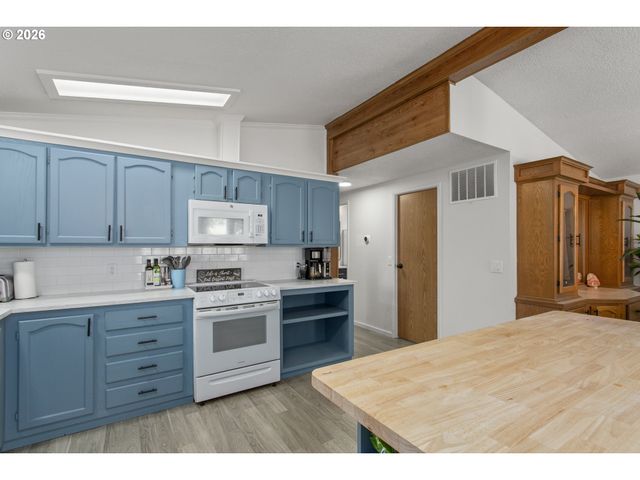 700 Ne 183RD Ave 12, Portland, OR 97230