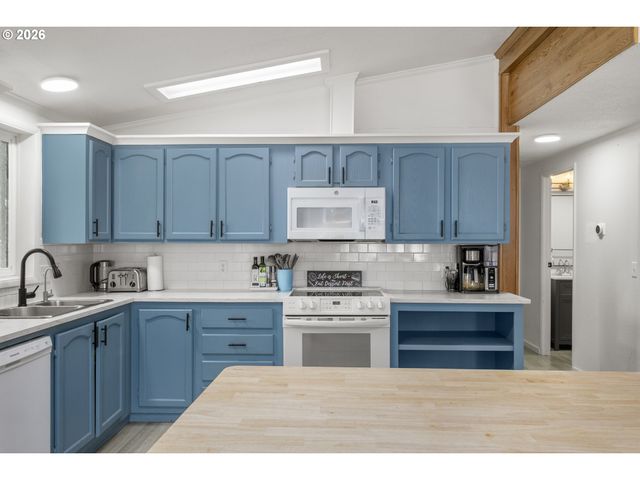 700 Ne 183RD Ave 12, Portland, OR 97230