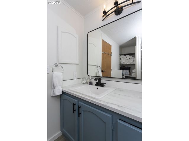700 Ne 183RD Ave 12, Portland, OR 97230