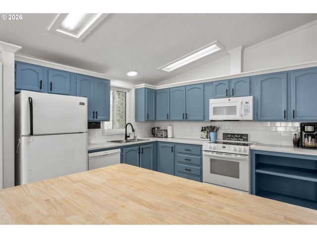 700 Ne 183RD Ave 12, Portland, OR 97230