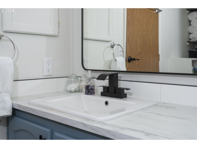 700 Ne 183RD Ave 12, Portland, OR 97230
