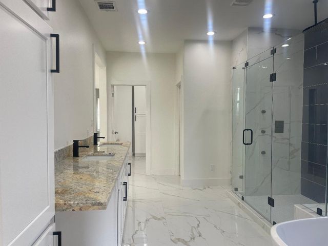 201 E 37th Street, Houston, TX 77018