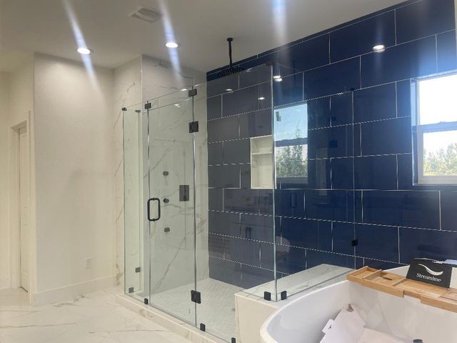 201 E 37th Street, Houston, TX 77018