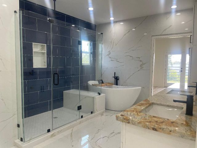 201 E 37th Street, Houston, TX 77018