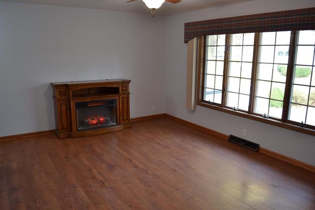 3856 KNAPP STREET, Oshkosh, WI 54902