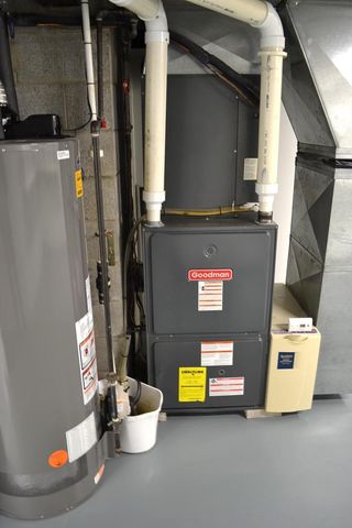 3856 KNAPP STREET, Oshkosh, WI 54902