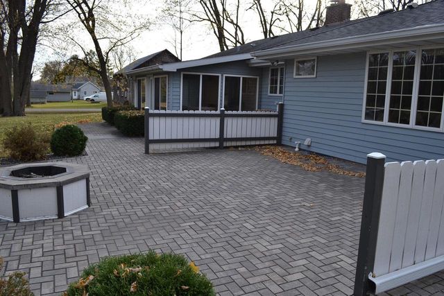 3856 KNAPP STREET, Oshkosh, WI 54902