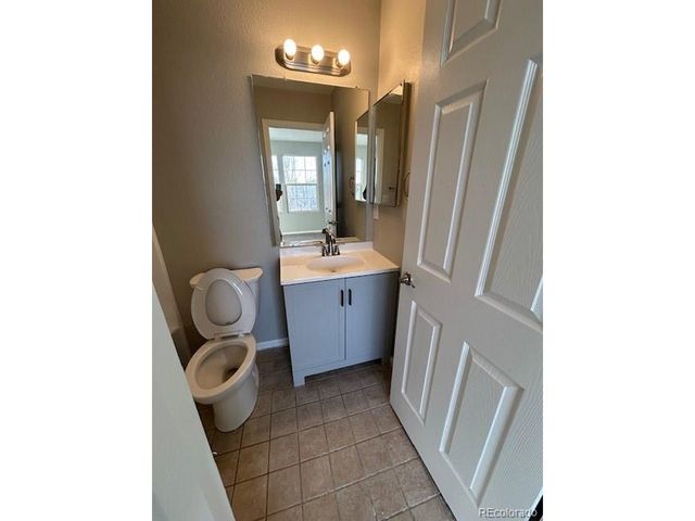 5425 E 100th Dr, Thornton, CO 80229