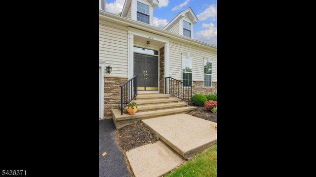 184 Smoke Rise Rd, Bernards Twp., NJ 07920