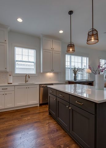 711B 45th Ave, N, Nashville, TN 37209