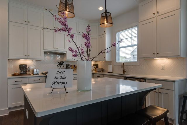 711B 45th Ave, N, Nashville, TN 37209