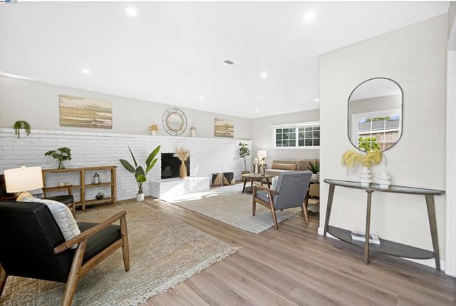 39580 Eric St, Fremont, CA 94538