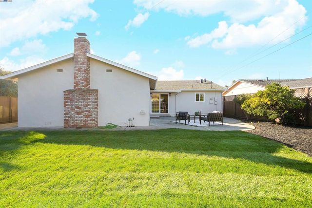 39580 Eric St, Fremont, CA 94538