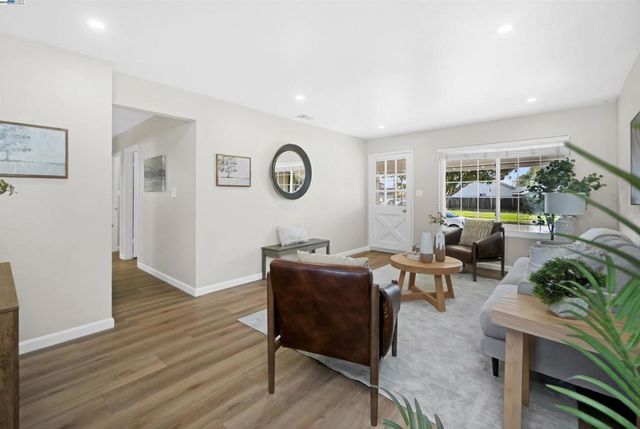 39580 Eric St, Fremont, CA 94538