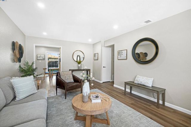 39580 Eric St, Fremont, CA 94538