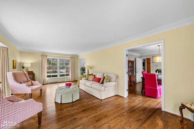 11 Wellington Place, Grosse Pointe, MI 48230