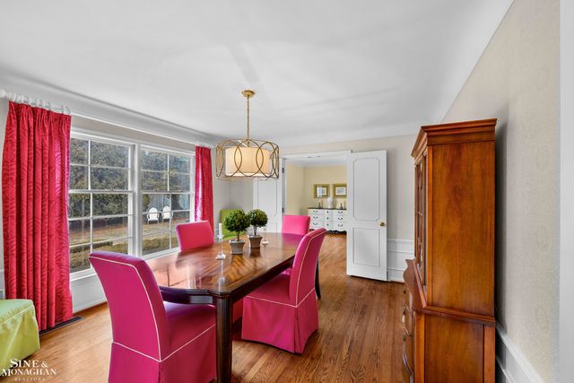 11 Wellington Place, Grosse Pointe, MI 48230