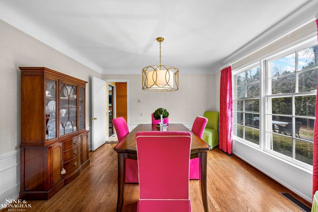 11 Wellington Place, Grosse Pointe, MI 48230