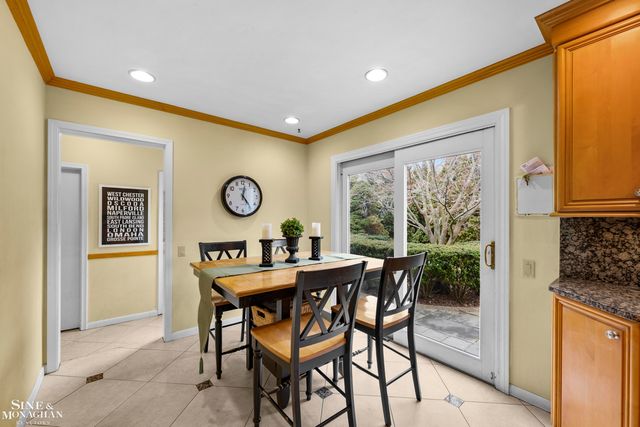 11 Wellington Place, Grosse Pointe, MI 48230