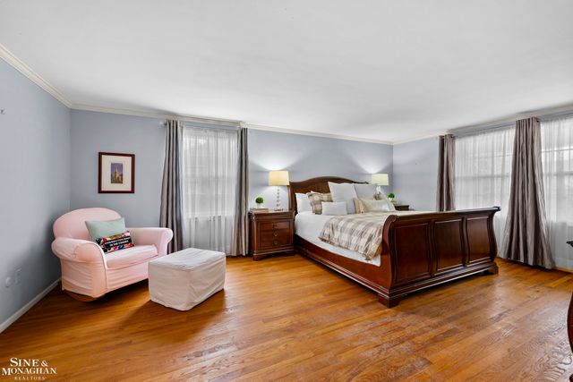 11 Wellington Place, Grosse Pointe, MI 48230