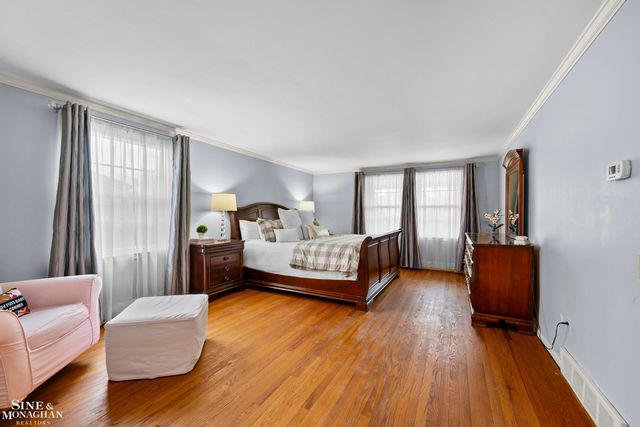 11 Wellington Place, Grosse Pointe, MI 48230