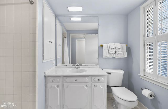 11 Wellington Place, Grosse Pointe, MI 48230