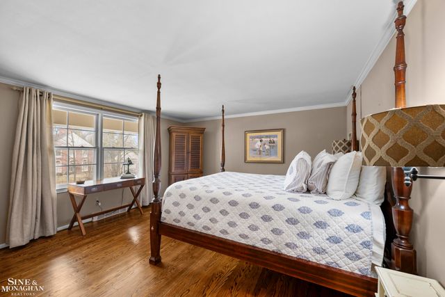 11 Wellington Place, Grosse Pointe, MI 48230