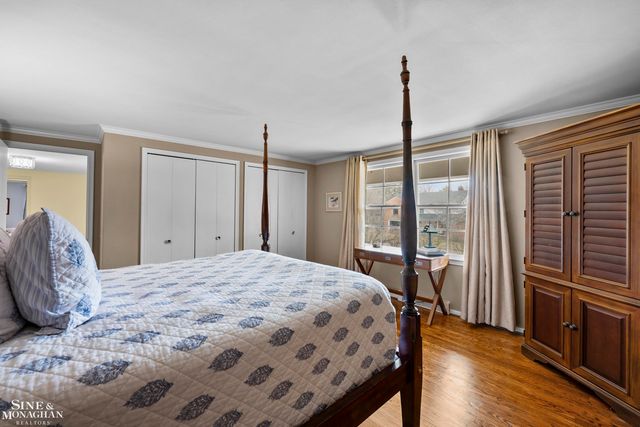 11 Wellington Place, Grosse Pointe, MI 48230