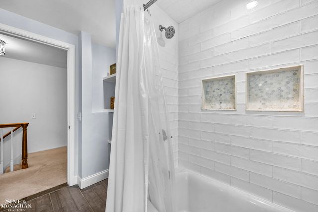 11 Wellington Place, Grosse Pointe, MI 48230