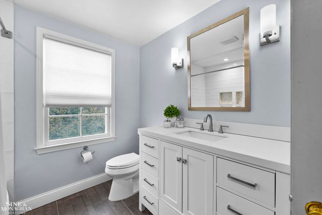 11 Wellington Place, Grosse Pointe, MI 48230