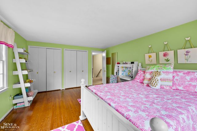 11 Wellington Place, Grosse Pointe, MI 48230