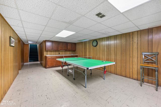 11 Wellington Place, Grosse Pointe, MI 48230