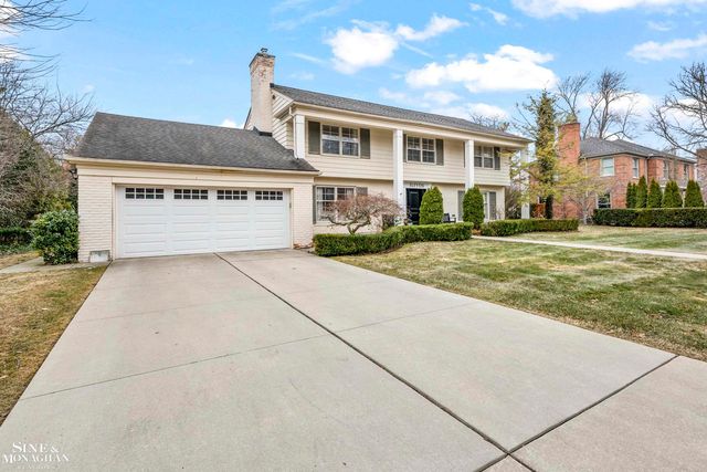 11 Wellington Place, Grosse Pointe, MI 48230