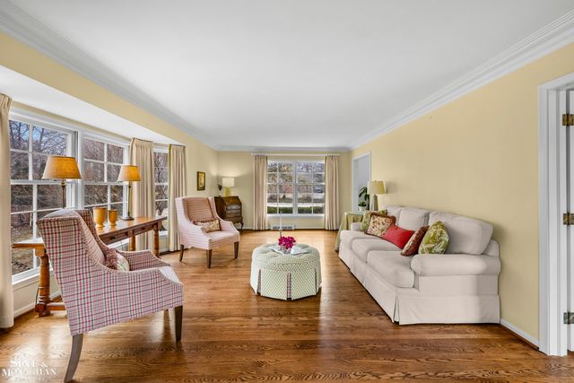 11 Wellington Place, Grosse Pointe, MI 48230