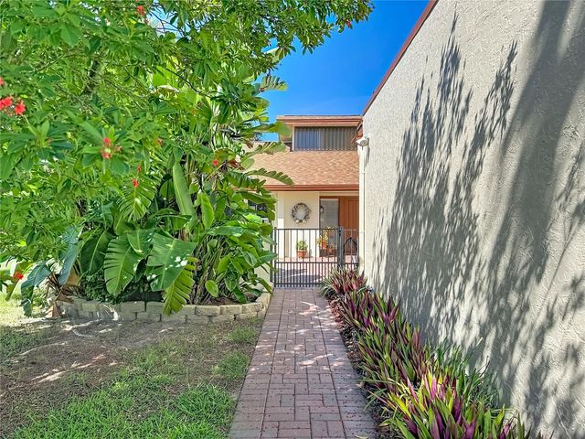 6010 COURTSIDE DRIVE, Bradenton, FL 34210