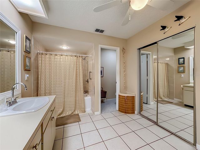 6010 COURTSIDE DRIVE, Bradenton, FL 34210