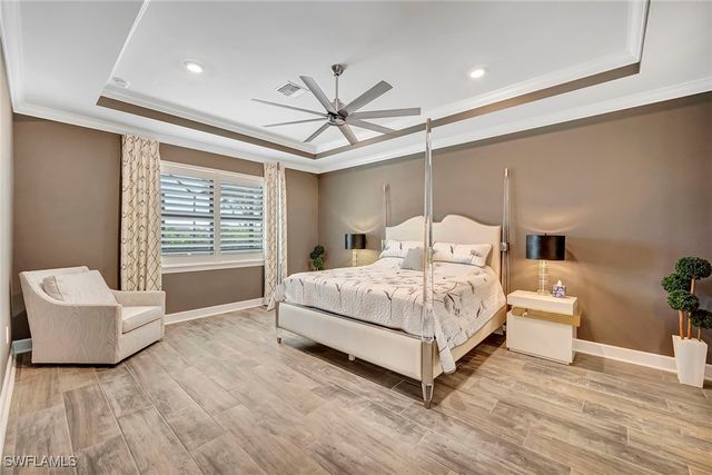 9574 Everglades DR, Naples, FL 34120