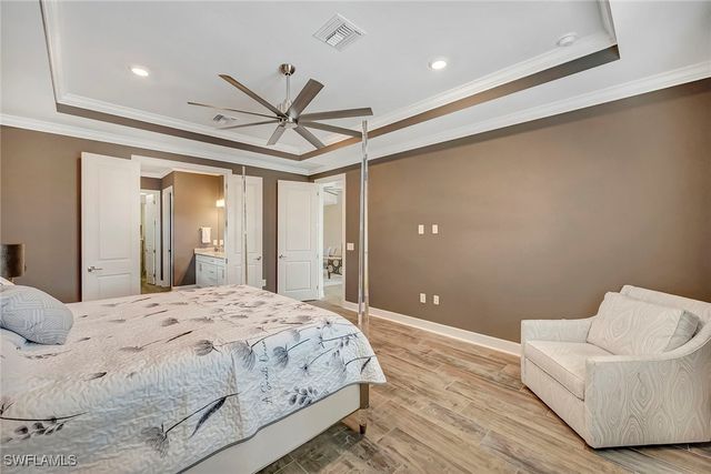 9574 Everglades DR, Naples, FL 34120