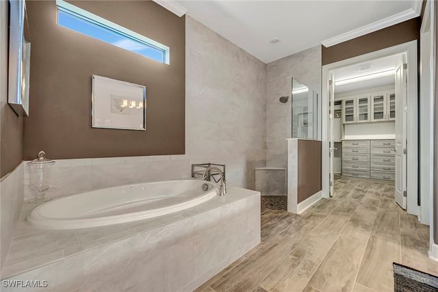 9574 Everglades DR, Naples, FL 34120