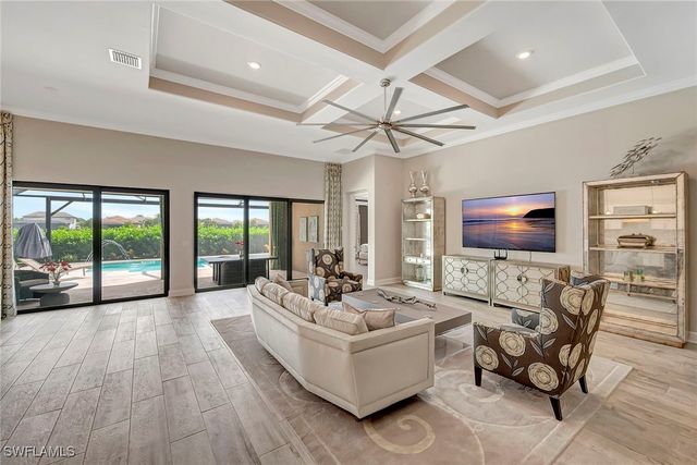 9574 Everglades DR, Naples, FL 34120